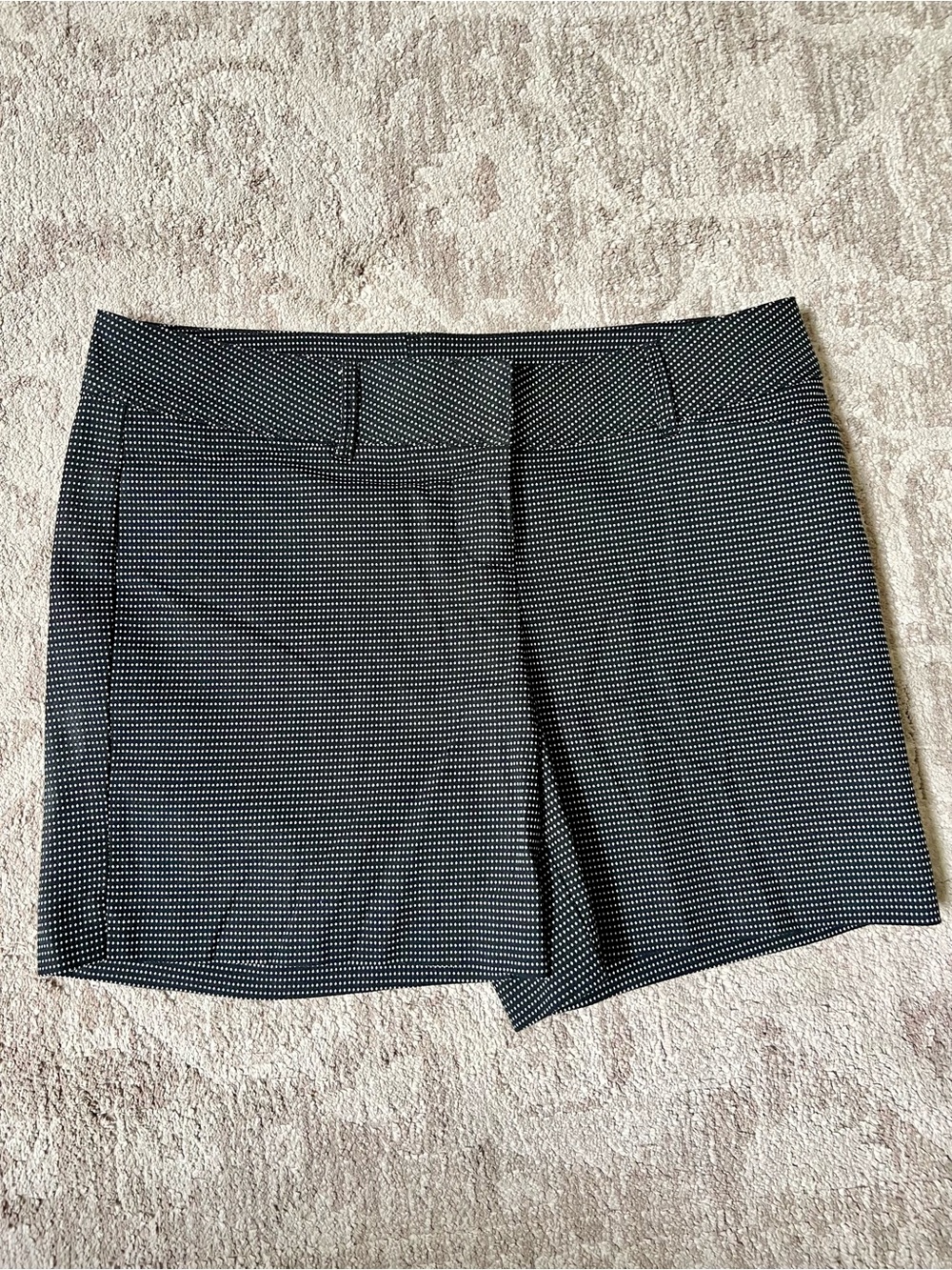 ⭐️The Limited Black & White Polka Dot Dress Shorts Size 8